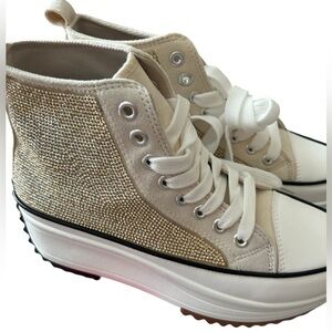 Fashionable shoes